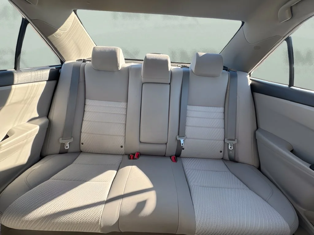 Used 2015 White Toyota LE image 10