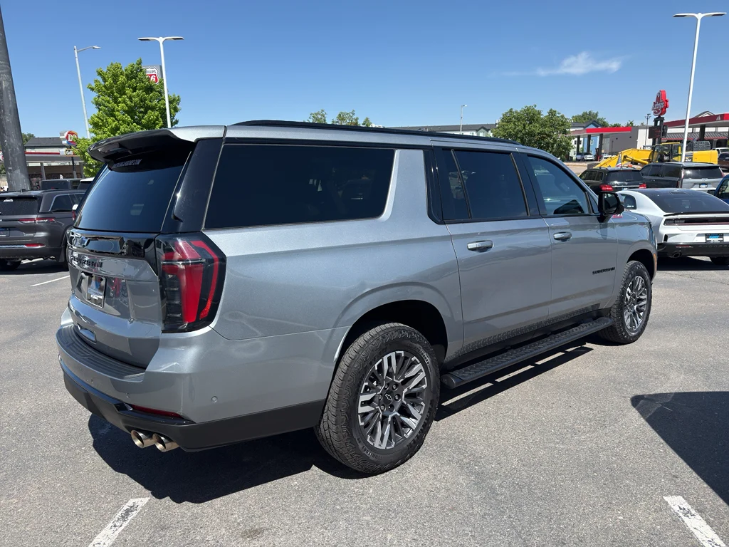 Used 2025 Gray Chevrolet Z71 image 5
