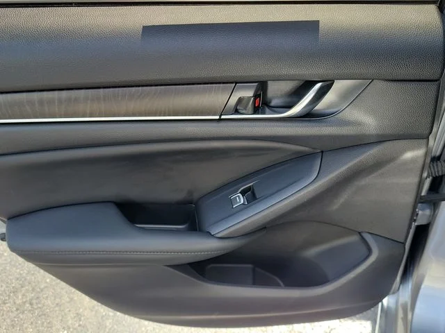 Used 2022 Silver Honda EX-L image 11