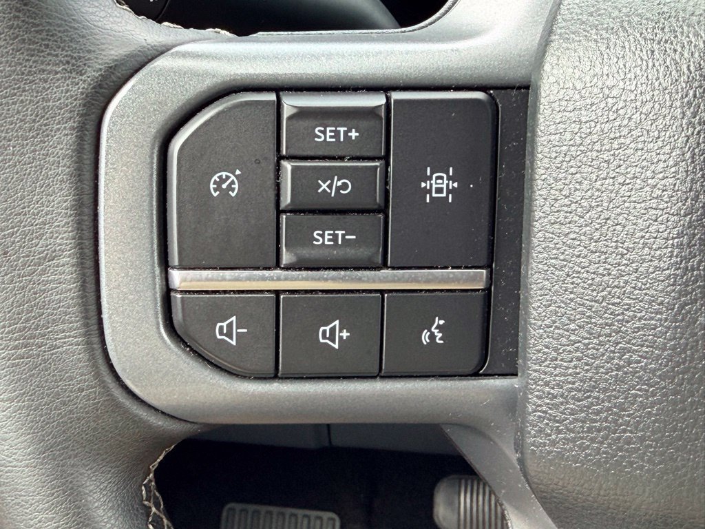 Used 2023 Silver Ford XLT image 29