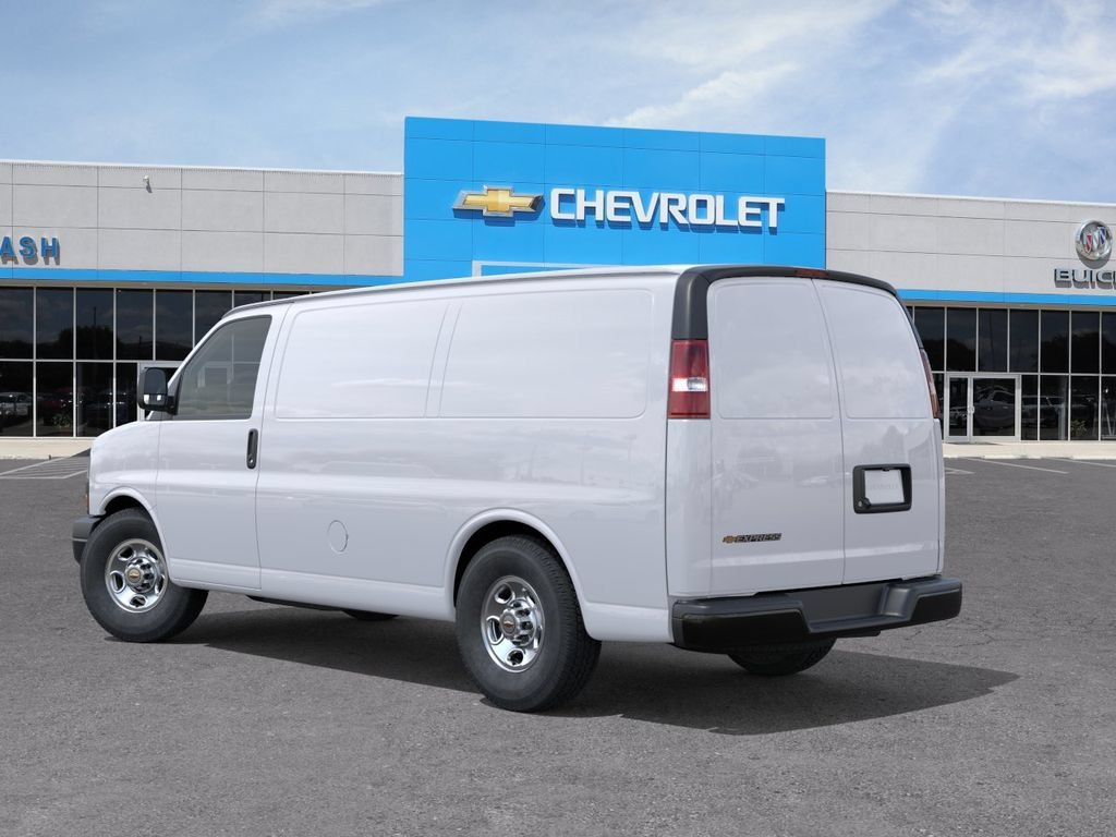 New 2026 Summit White Chevrolet WT image 3