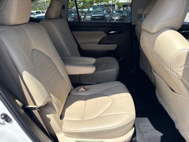 2021 Toyota Highlander XLE - Photo 14