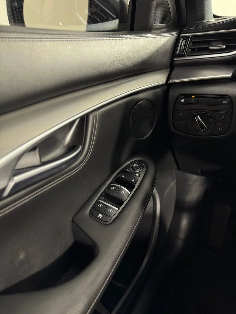 Used 2023 Slate Gray INFINITI LUXE image 9