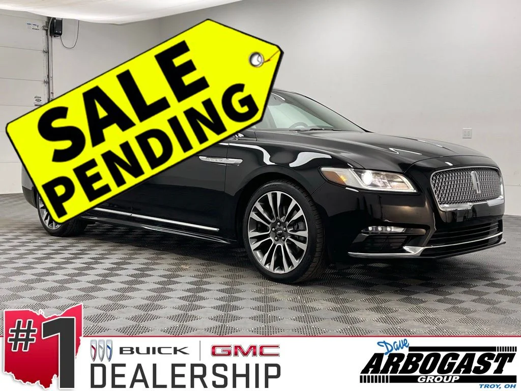 2017 Lincoln Continental Select FWD's photo