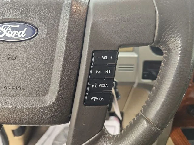 Used 2009 White Sand Tri-Coat Ford Lariat image 31