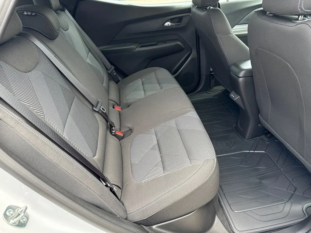 New 2027 Summit White Chevrolet LT image 12