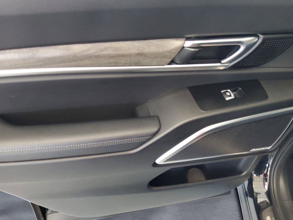 Used 2020 Black Kia SX image 15