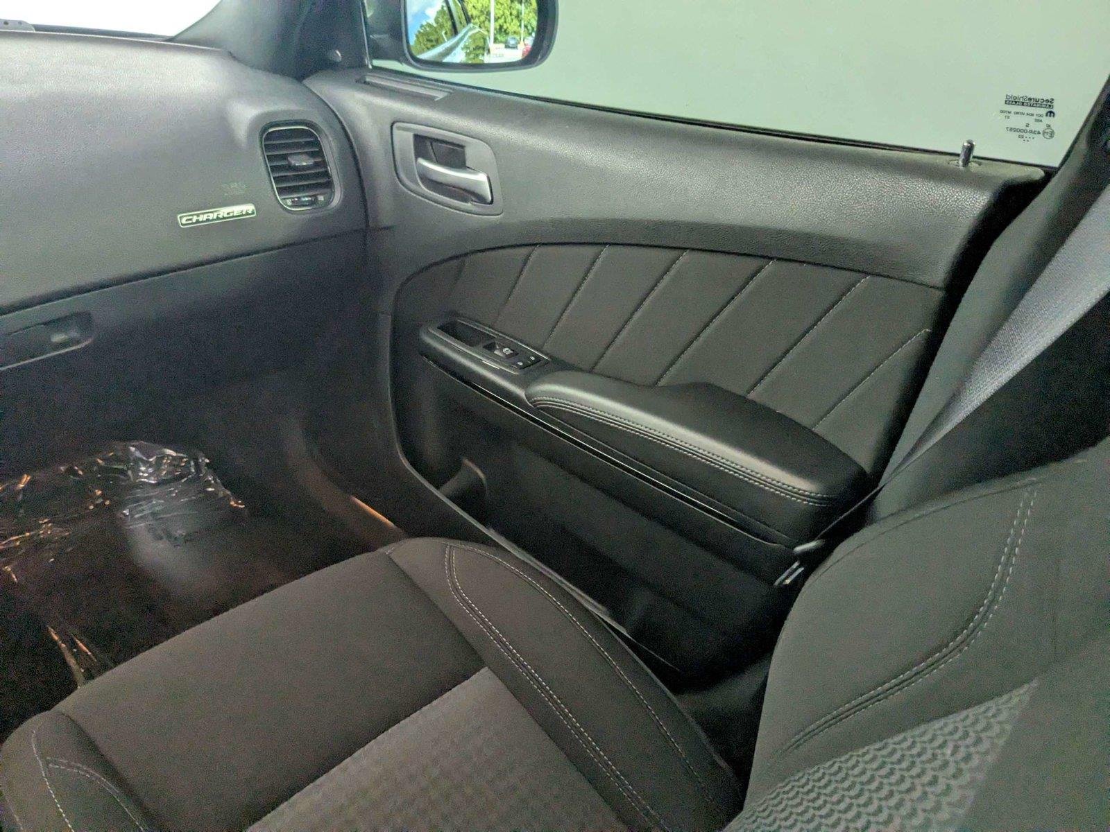 Used 2023 Pitch Black Clearcoat Dodge SXT image 38