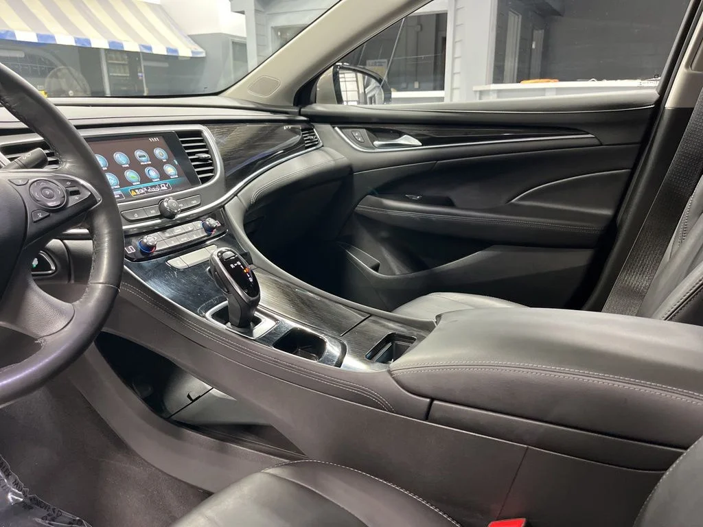 Used 2019 Pepperdust Metallic Buick Essence image 15