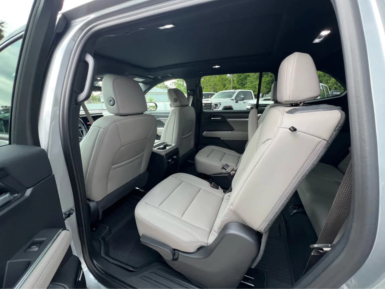 New 2026 Sterling Metallic GMC Elevation image 5