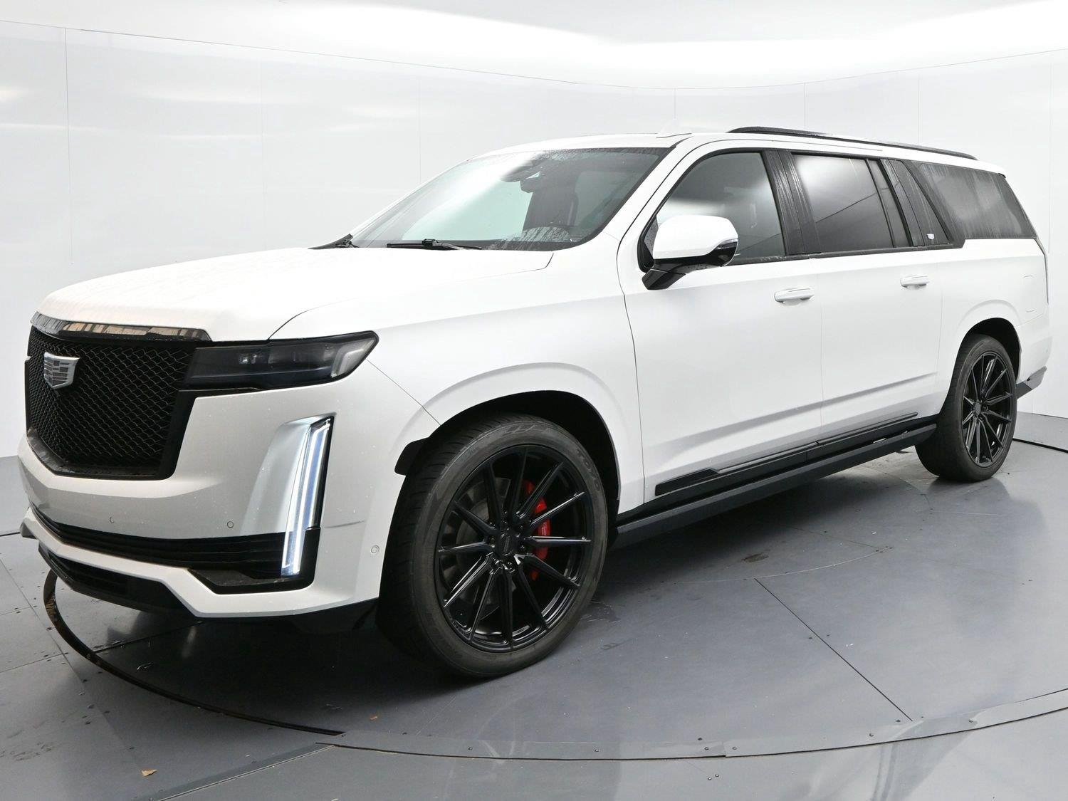 Used 2021 Crystal White Tricoat Cadillac Sport Platinum image 3