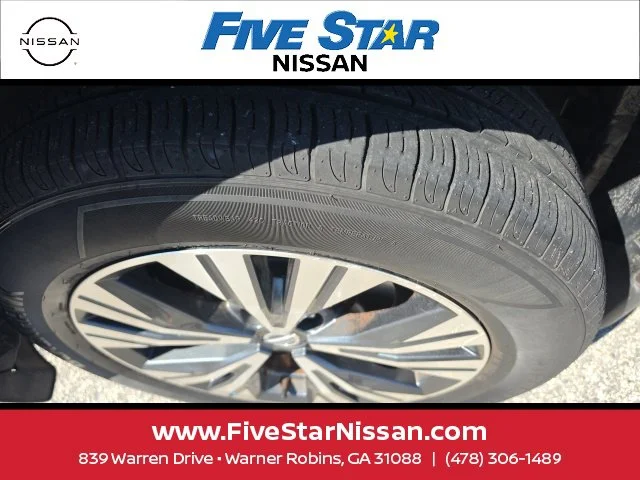 Used 2021 Blue Nissan SV image 2