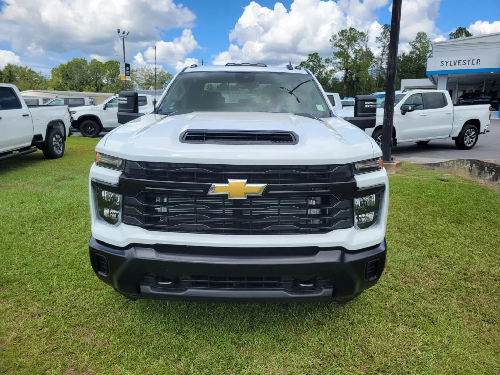 New 2026 Summit White Chevrolet Work Truck image 9