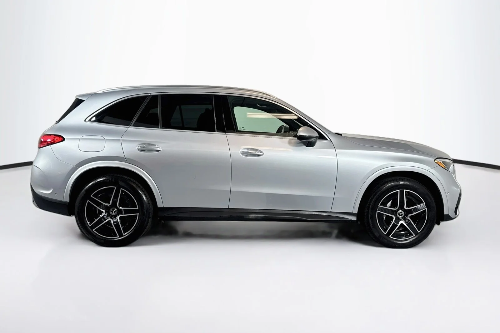 Used 2025 Cirrus Silver Metallic Mercedes-Benz GLC 350e image 4