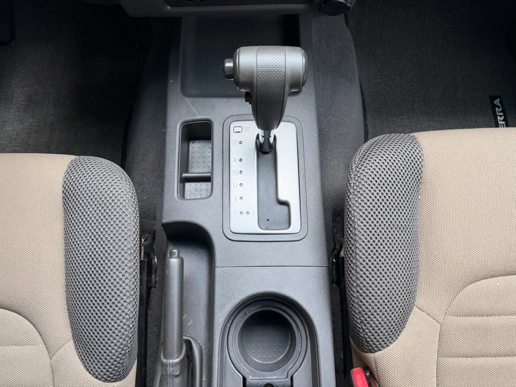 Used 2007 Avalanche Nissan S image 13