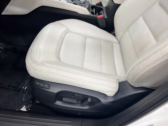 Used 2020 White Mazda Grand Touring image 14