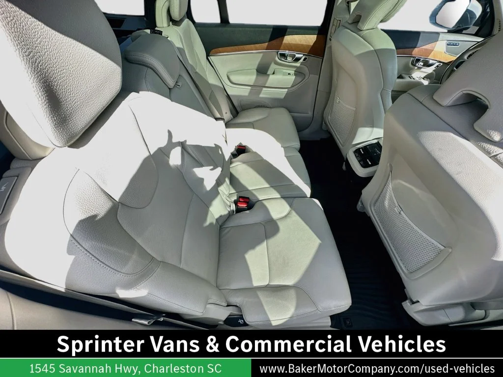 Used 2022 Crystal White Volvo T6 Momentum image 25