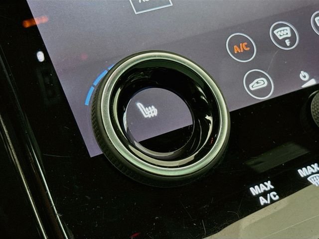 Used 2020  Land Rover R-Dynamic HSE image 21