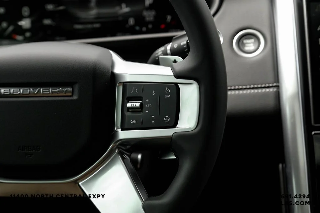 New 2026 Santorini Black Metallic Land Rover Dynamic SE image 16