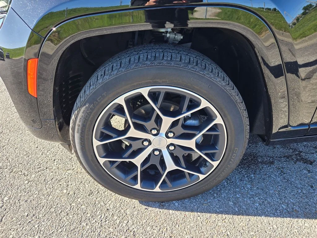 Used 2024 Black Jeep Summit image 12