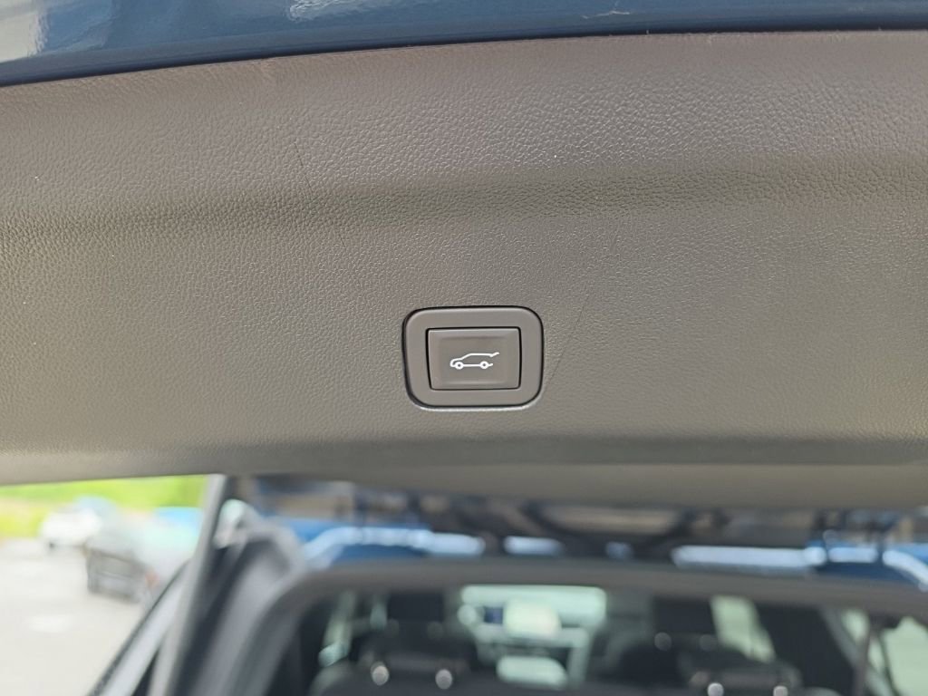New 2026 Lakeshore Blue Metallic Chevrolet Premier image 34