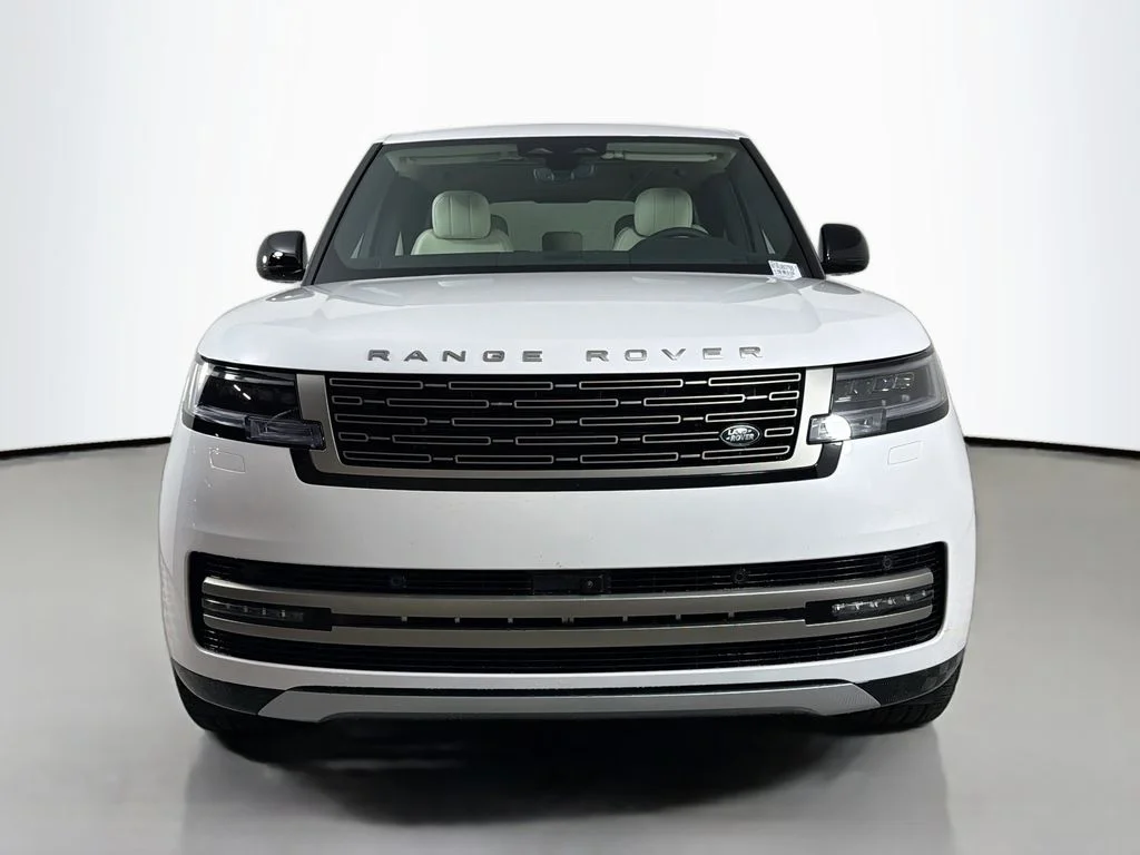 New 2026 Ostuni Pearl White Land Rover SE image 2