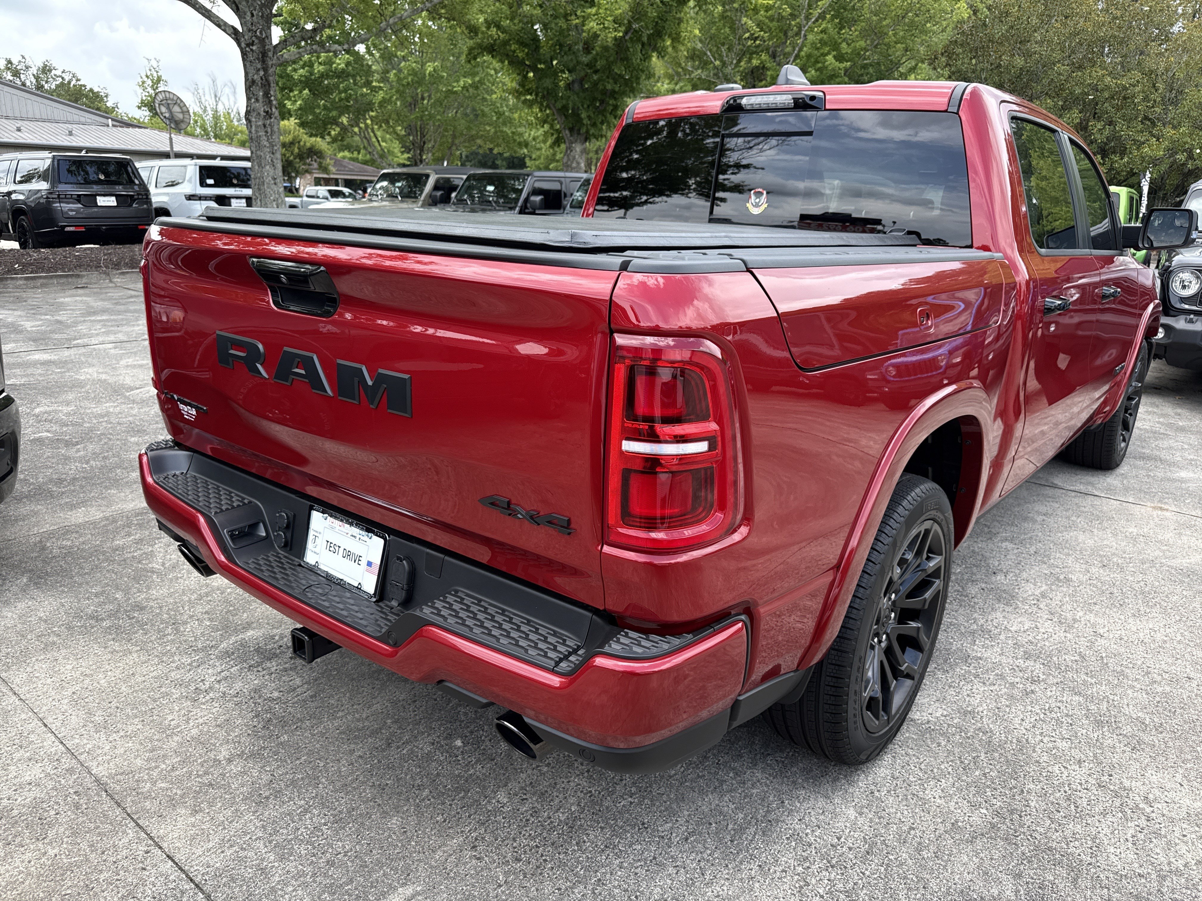 New 2026 Molten Red Pearl-Coat Exterior Paint RAM Limited image 7