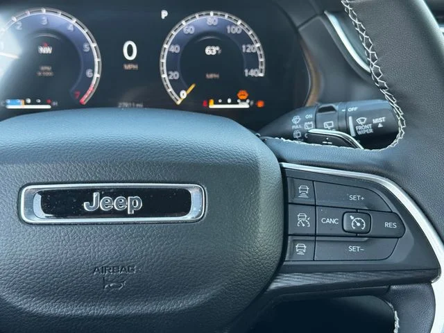 Used 2024 Gray Jeep Laredo image 28