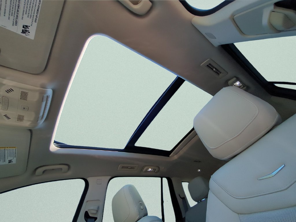 Used 2022 White Cadillac Premium Luxury image 17