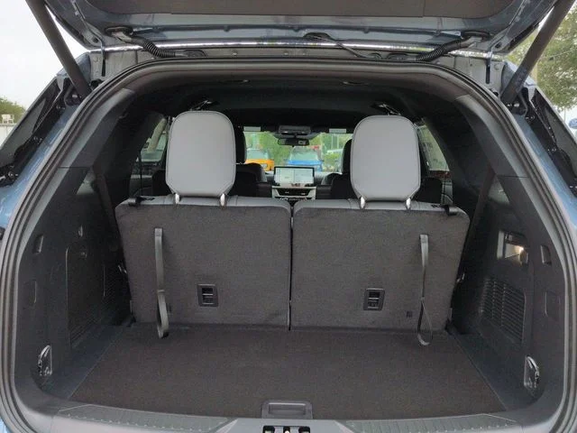 New 2027 Blue Ford 4DR RWD ACTIVE image 13
