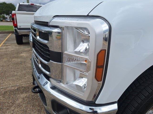 Used 2024 Oxford White Ford XLT image 10