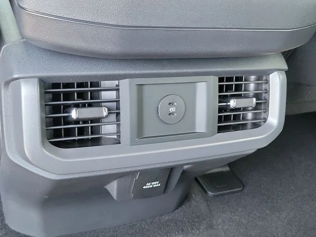 New 2026 Carbonized Gray Metallic Ford XLT image 18