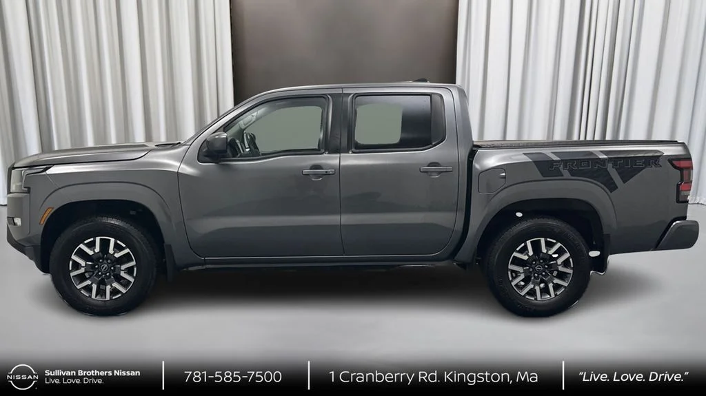 Used 2022 Gray Nissan SV image 8