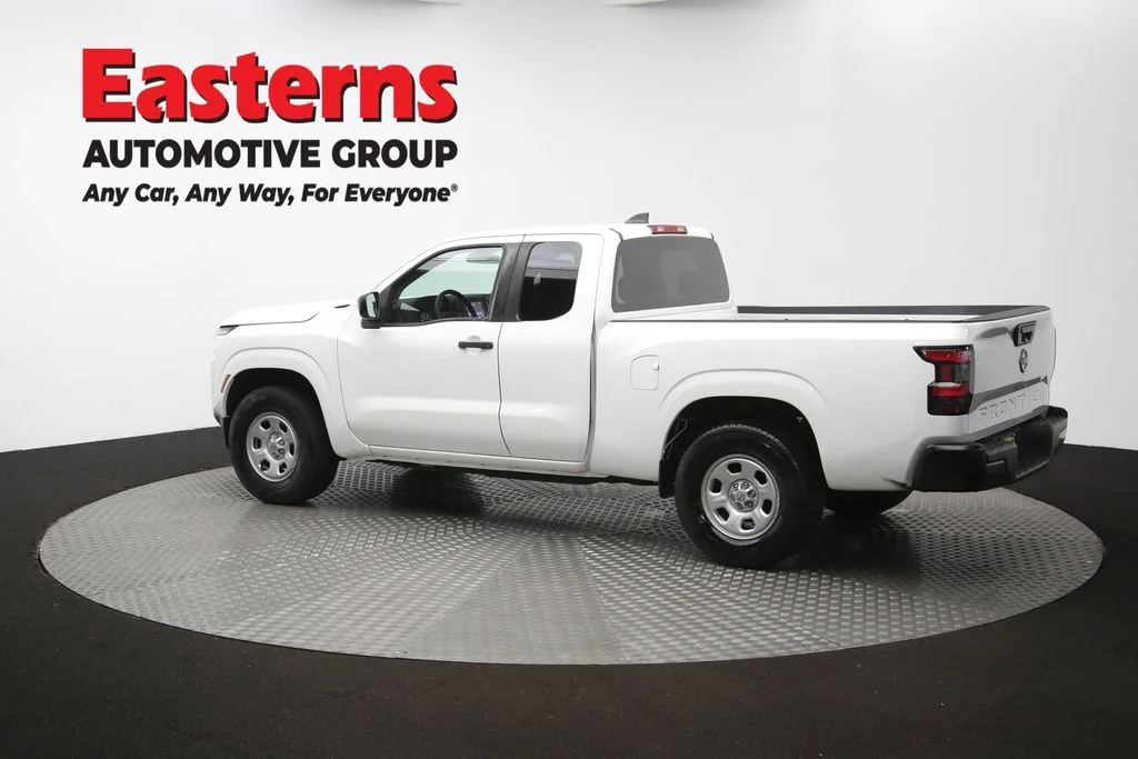 Used 2022 White Nissan S image 60