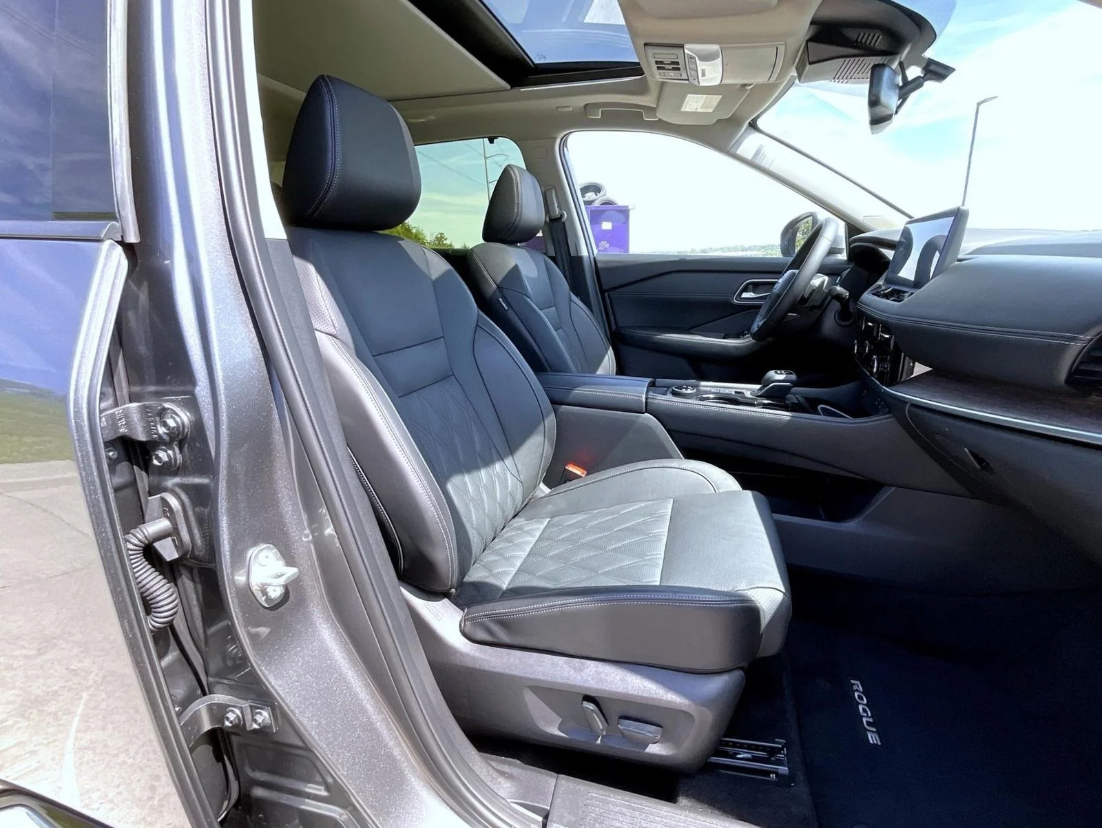 Used 2026 Gray Nissan Platinum image 16