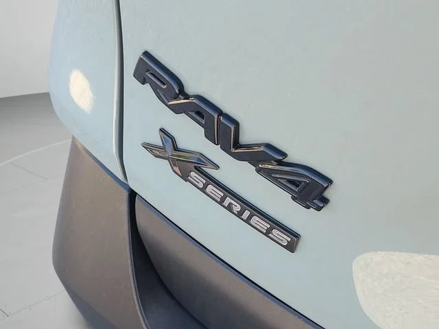 Used 2023 Green Toyota XLE image 34