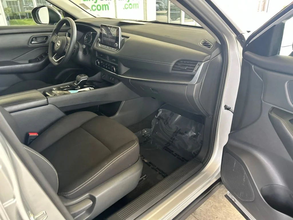 Used 2024 Silver Nissan S image 23