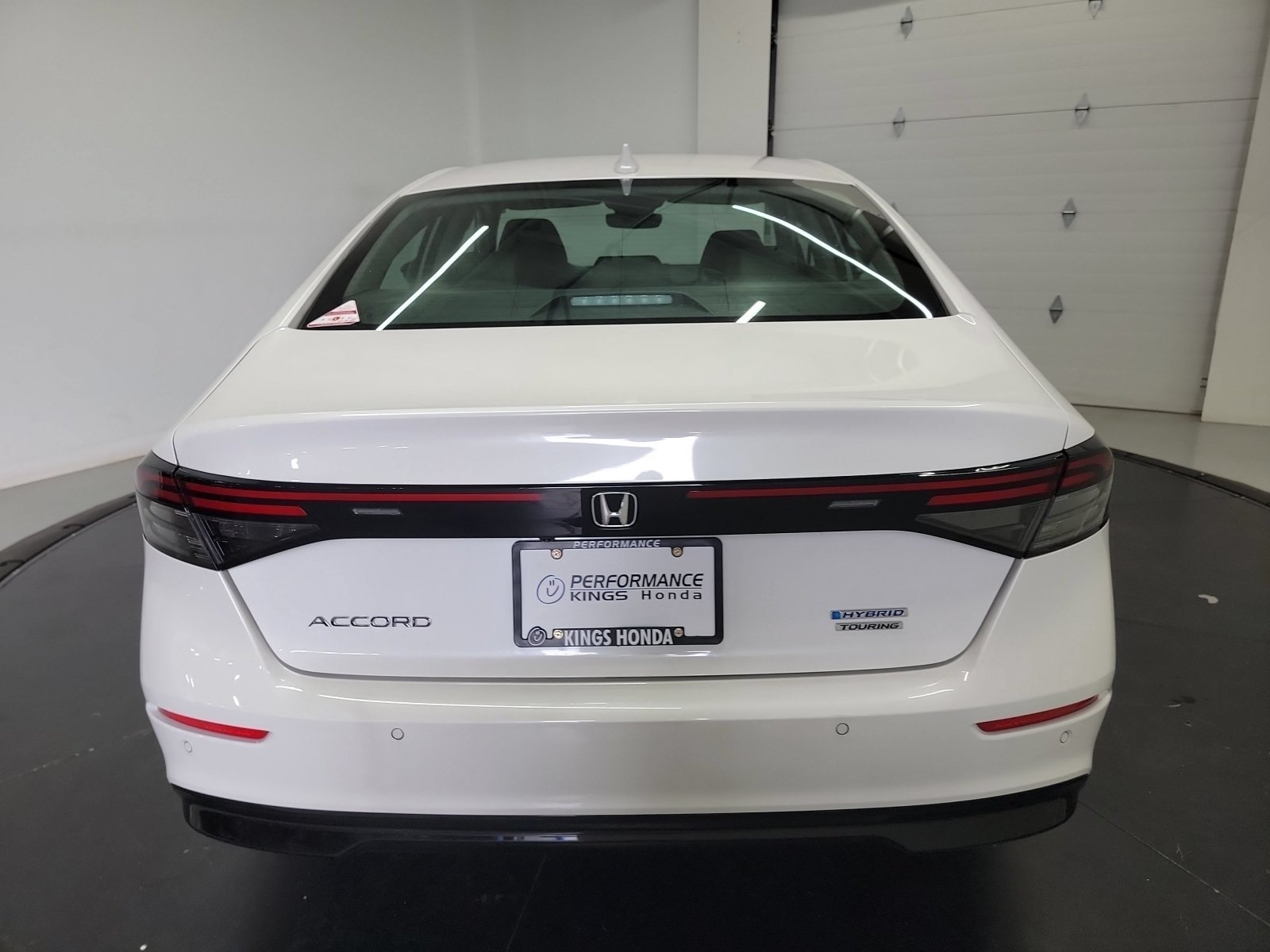 Certified Used 2025 Platinum White Pearl Honda Touring image 8