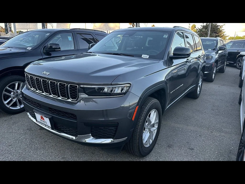 Used 2023 Gray Jeep Laredo image 2