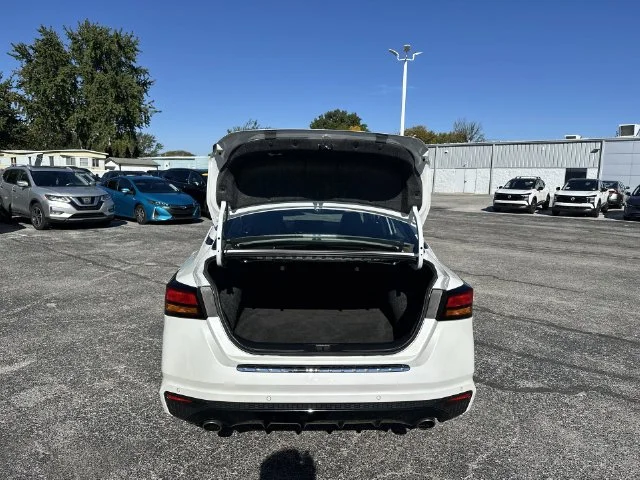 Used 2023 White Nissan 2.5 SR image 30