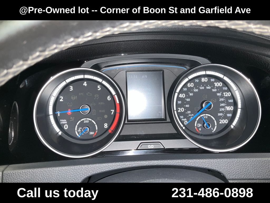 Used 2016  Volkswagen Base image 20
