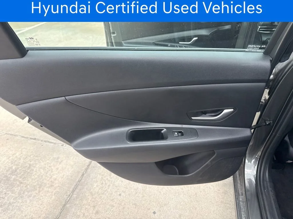 Certified Pre-Owned 2025 Hyundai Elantra SE