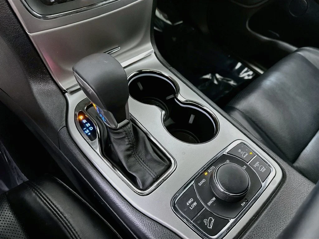 Used 2018 Bright White Clearcoat Jeep High Altitude image 21