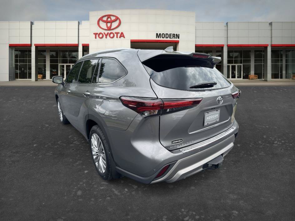 Used 2025 Heavy Metal Toyota Hybrid Platinum image 7