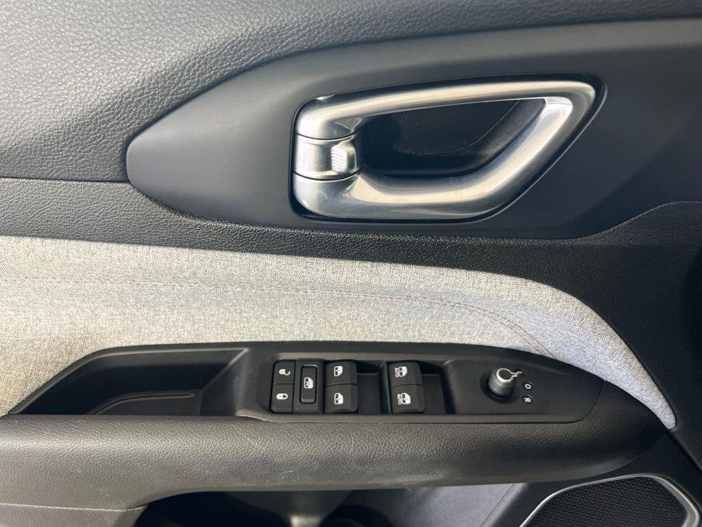 Used 2022 Bright White Clearcoat Jeep Latitude Lux image 7