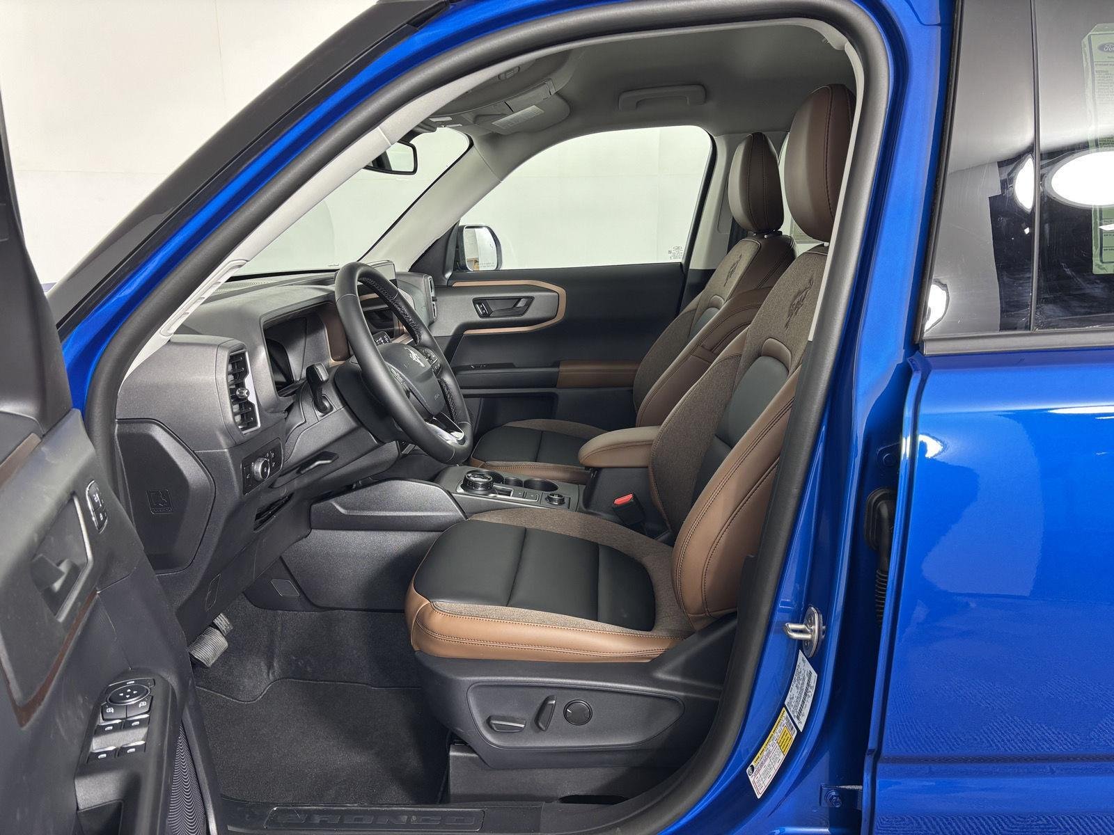 New 2025 Velocity Blue Metallic Ford Outer Banks® image 61