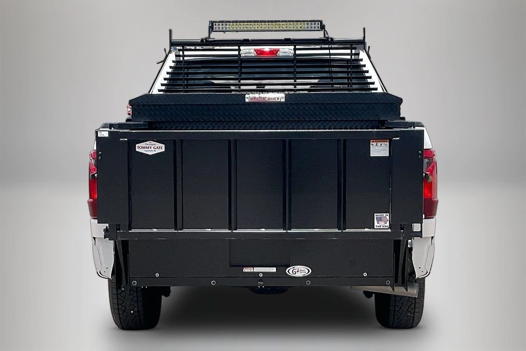 New 2025 Oxford White Ford XL image 3
