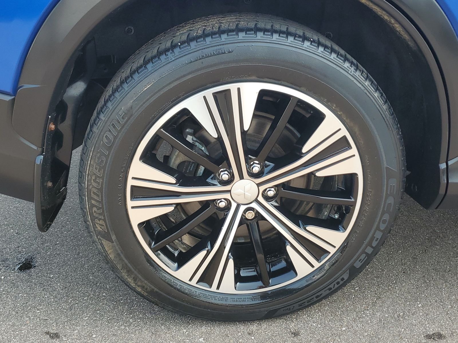 Used 2022 Blue Mitsubishi SE image 5