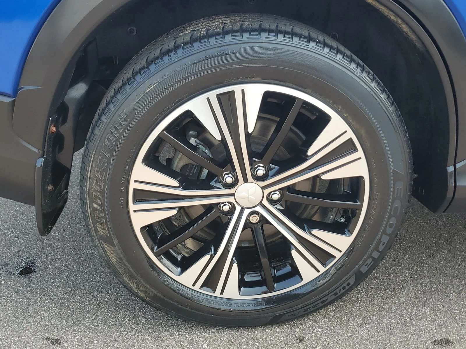 Used 2022 Blue Mitsubishi SE image 5