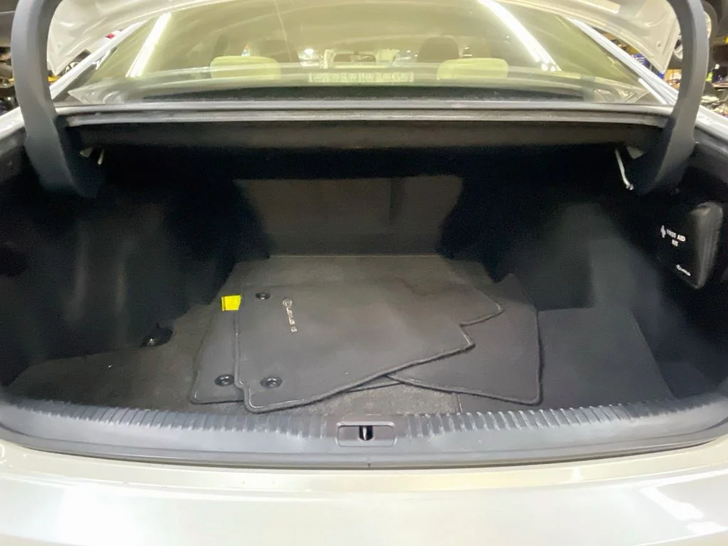 Used 2016 White Lexus 200t image 25